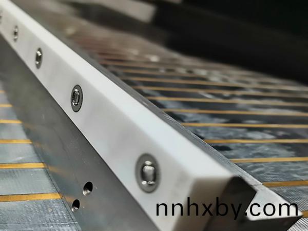 固定(ding)刀架(jia)，定刀架(jia)，得(de)人精工定製(zhi)切(qie)粒機(ji)配(pei)件(jian)