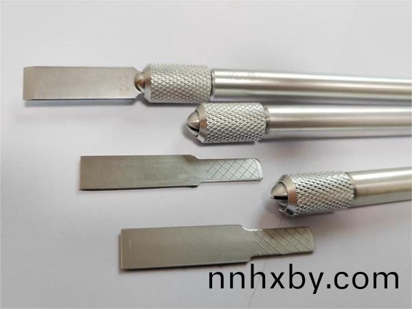 玻(bo)瓈膠鏟膠(jiao)刀（颳膠(jiao)刀(dao)）使用(yong)技巧及(ji)常(chang)見問題